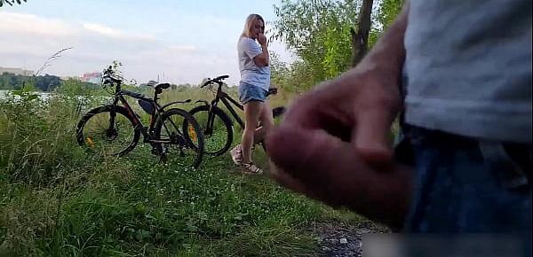  Unfamiliar girl was not scared and decided to jerkoff a cock SHOCKED !!!